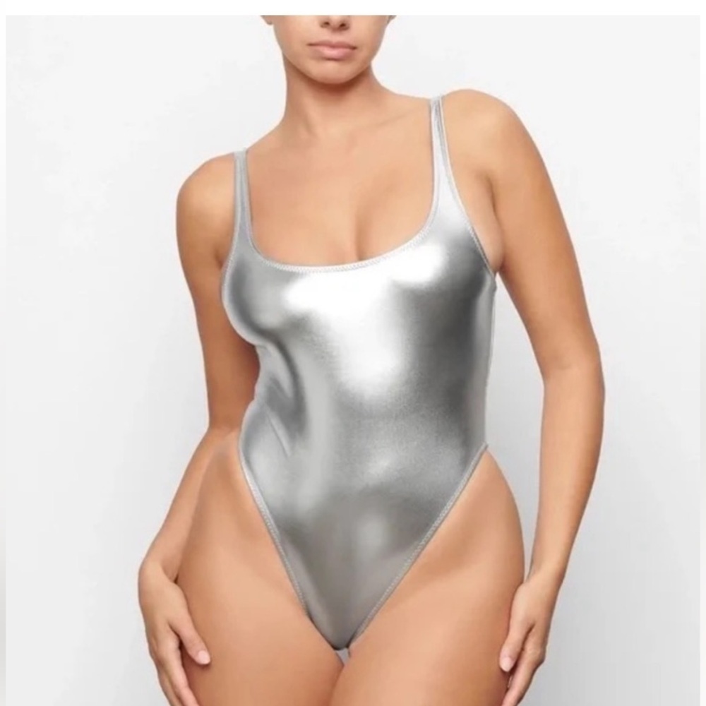 NWT SKIMS Nickel Metallic One Piece Swimsuit 3X Silver High Cut Scoop Neck